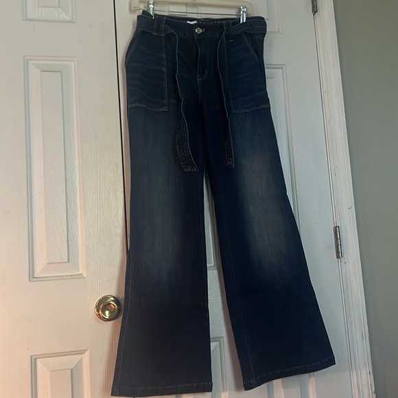 Never worn - Picture 2 of 3